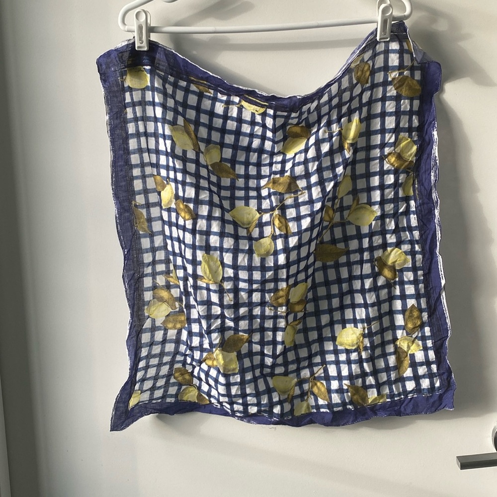 100% cotton Vince Camuto lemon scarf